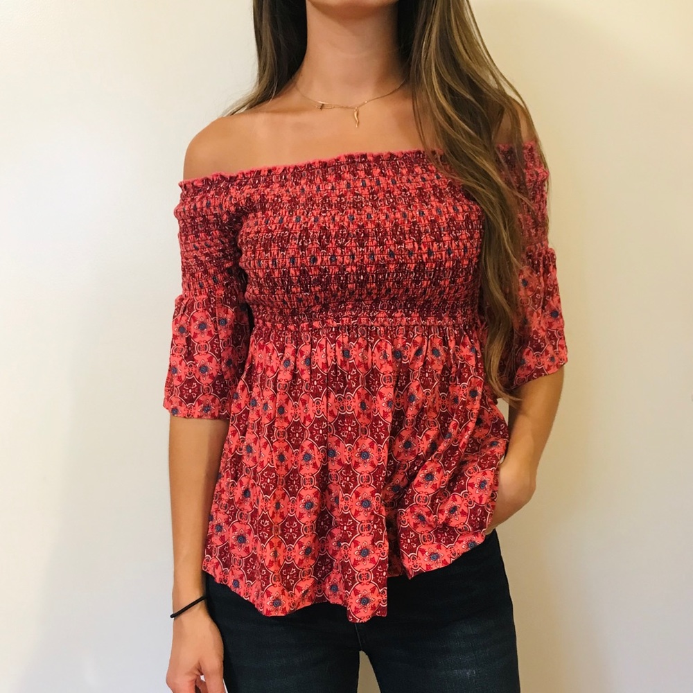 Hollister Off-Shoulder Print Flowy Top NWT🌺
